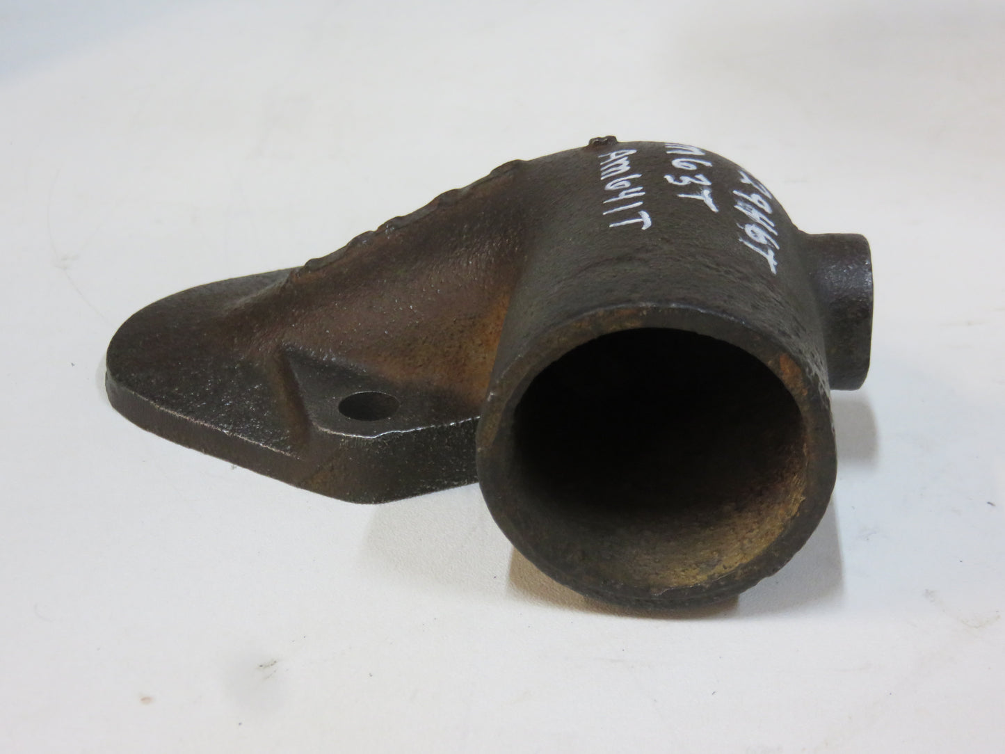 M2946T, M63T, AM641T John Deere Lower Water Pipe For M, 40, 320, 330