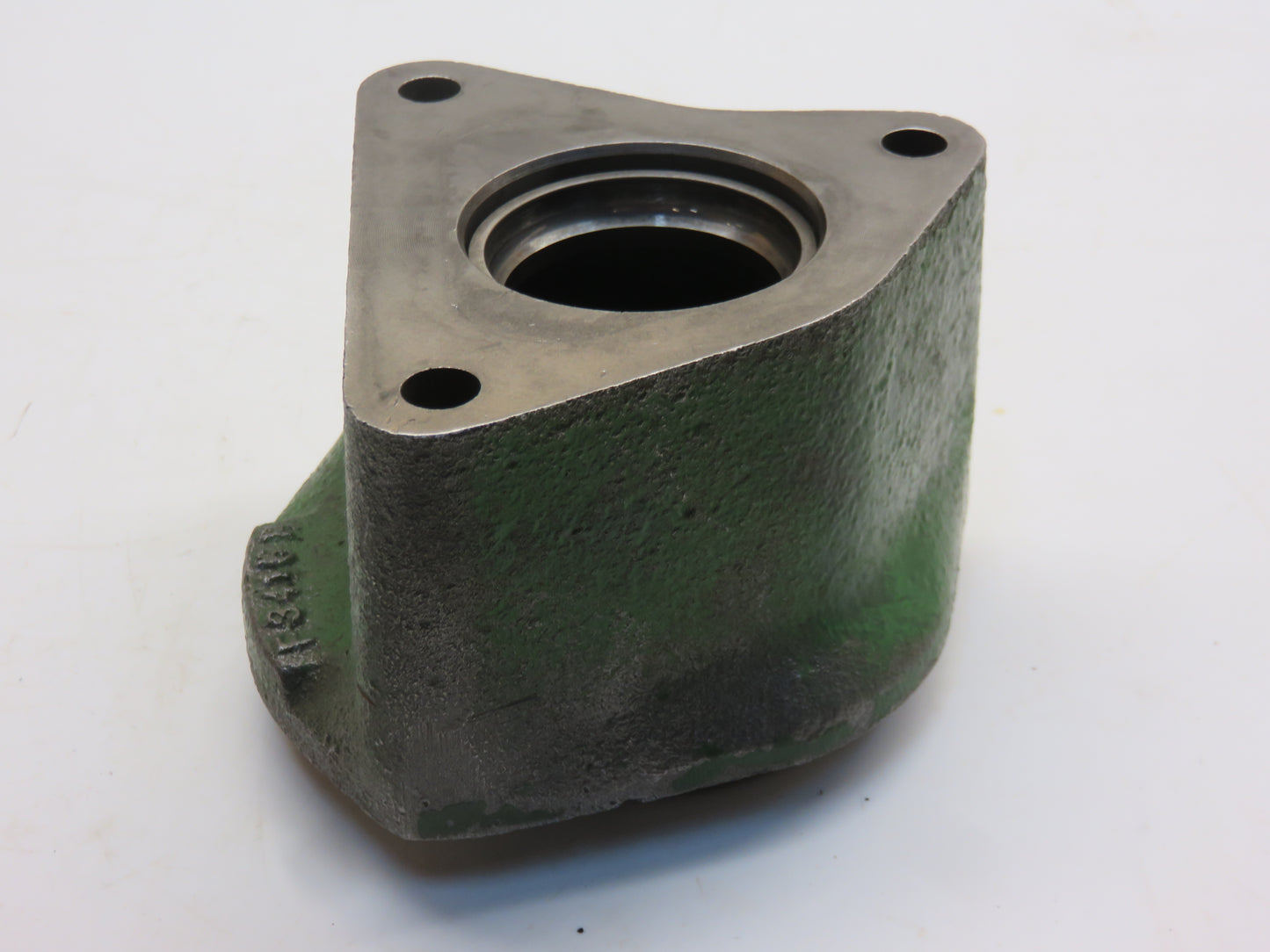 F3415R John Deere Fan Drive Shaft Bearing Housing For Diesel 70, 720, 730