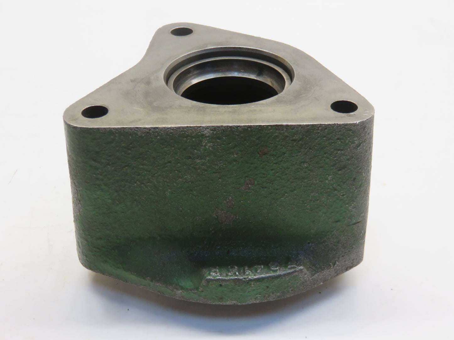 F3415R John Deere Fan Drive Shaft Bearing Housing For Diesel 70, 720, 730