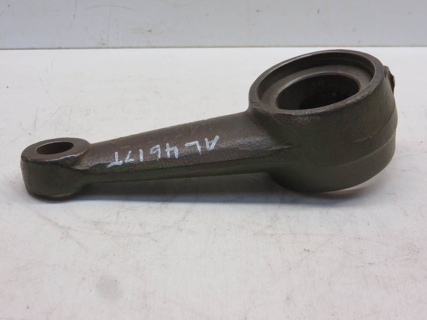 AL4617T, L4617T John Deere Right Hand Steering Arm For L, LA, LI, M