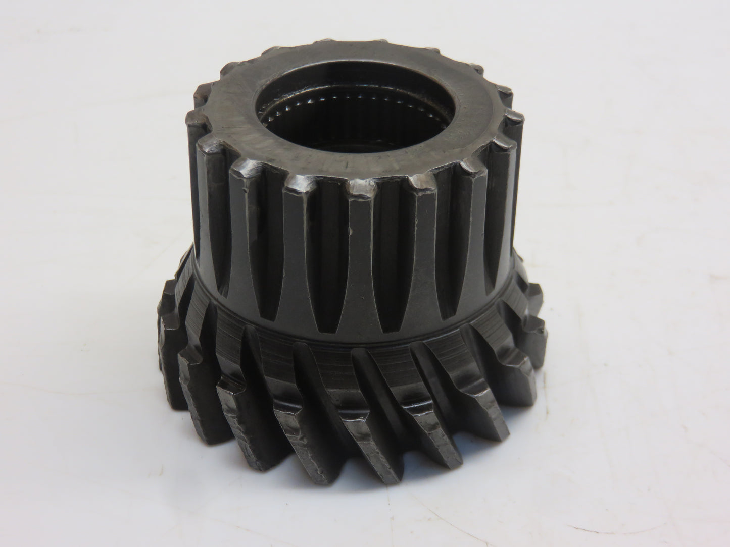 AM3848T John Deere Reverser Reverse Drive Gear For 420