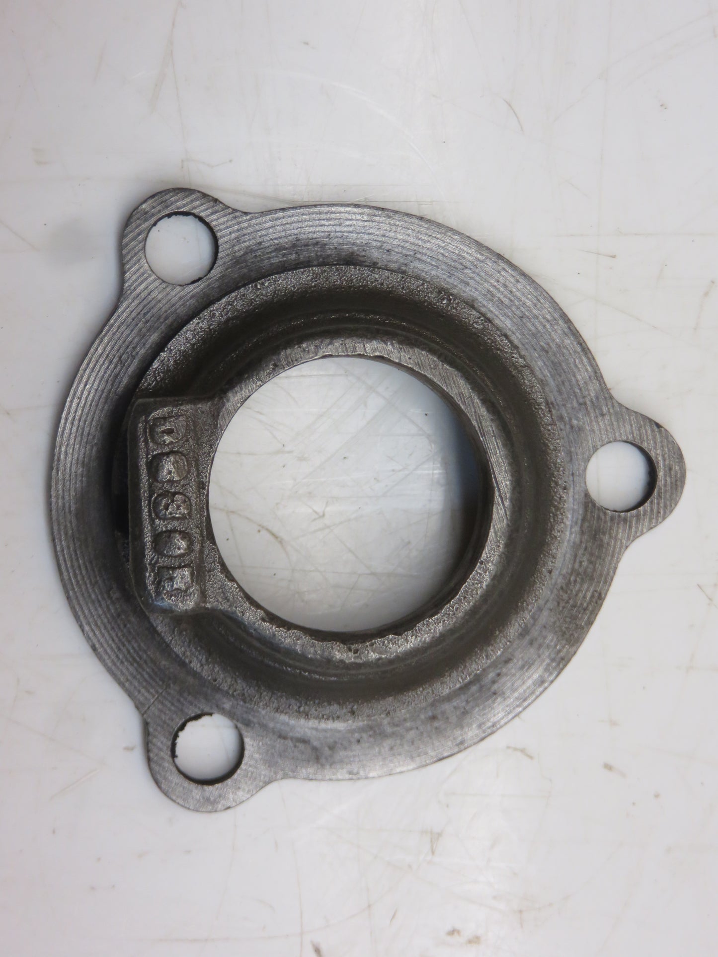 AD2822R, D830R John Deere Left Hand Governor Shaft Bearing Housing For D