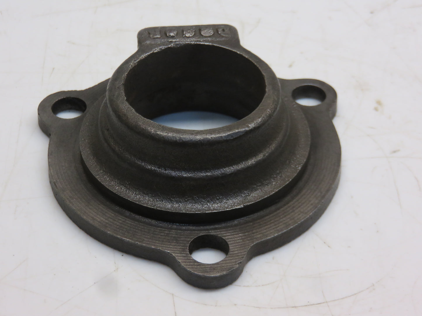 AD2822R, D830R John Deere Left Hand Governor Shaft Bearing Housing For D