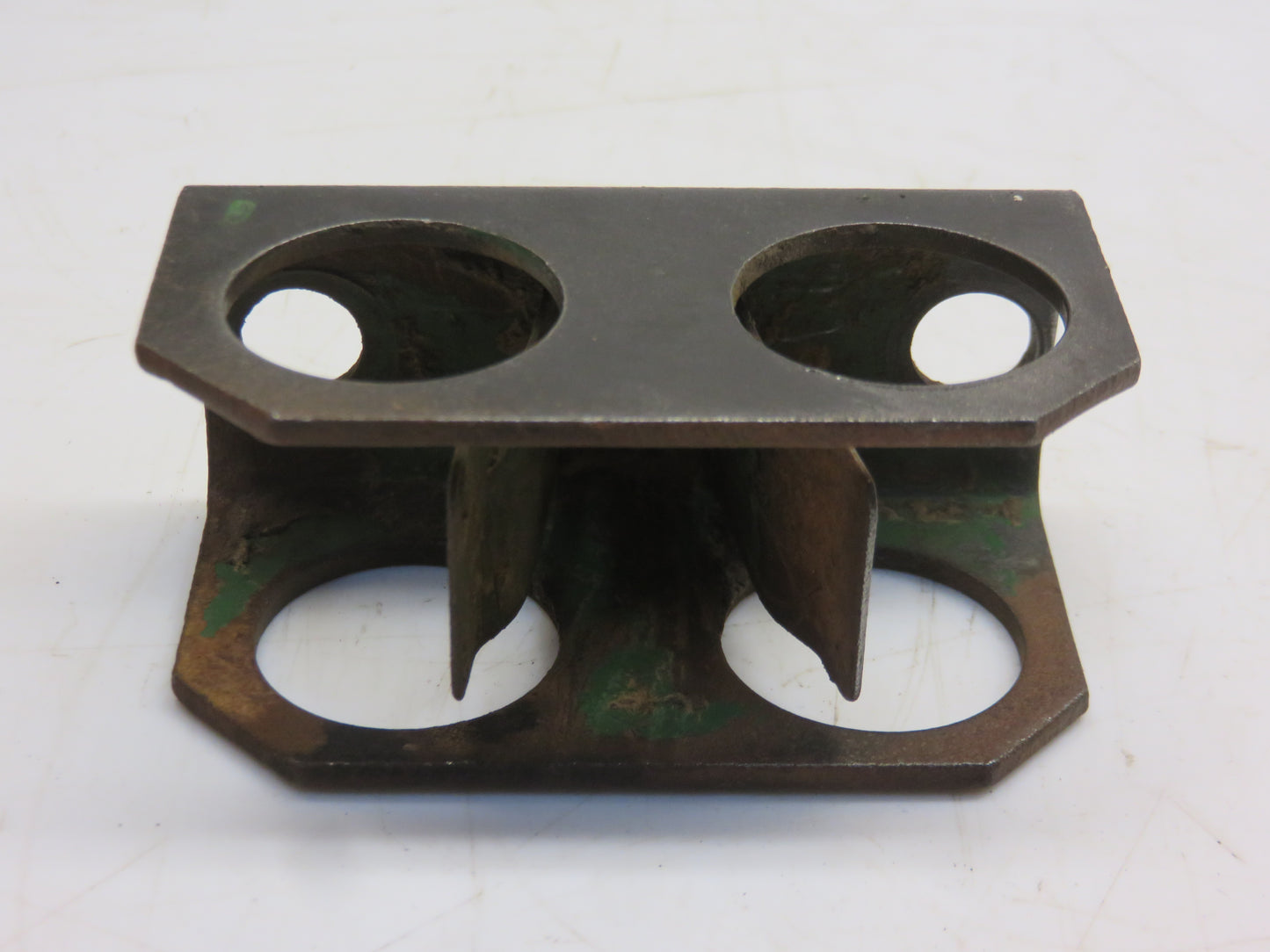 AA3754R John Deere Power Trol Plug Cap Bracket For A, AR, AO, B, G, R, 40, 50, 60, 70