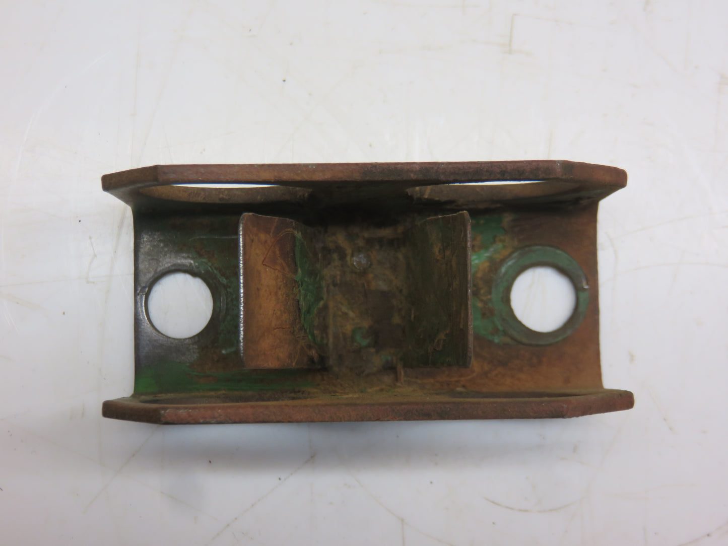 AA3754R John Deere Power Trol Plug Cap Bracket For A, AR, AO, B, G, R, 40, 50, 60, 70