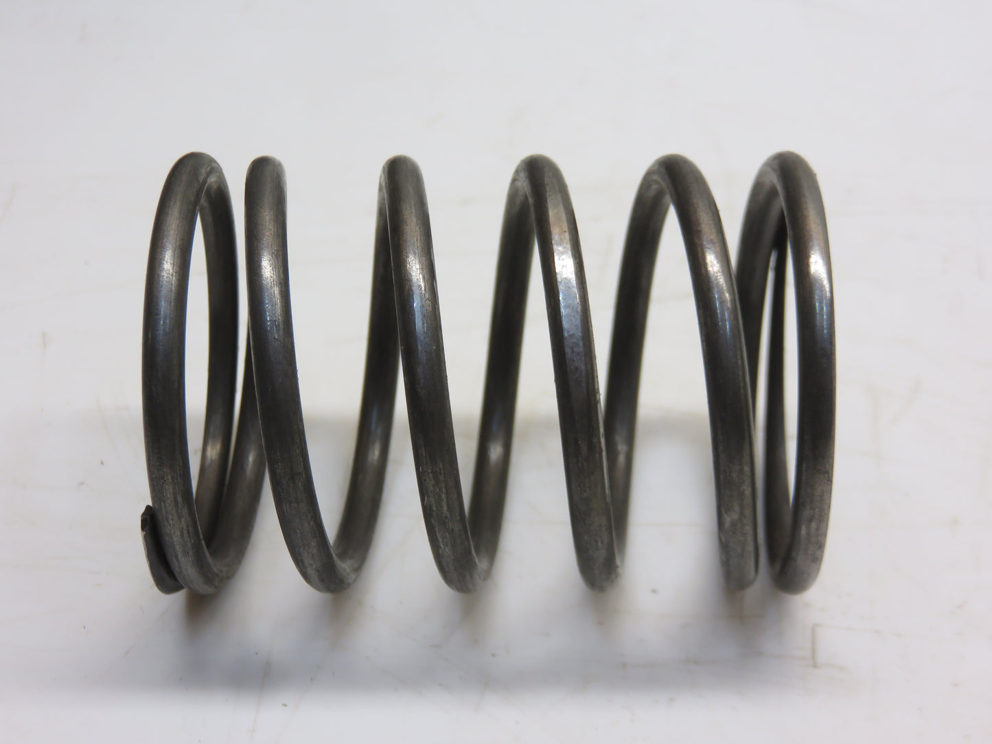 A846R John Deere Fan Bearing Spring For A, AR, AO, G, R, 60, 70, 620, 720, 630, 730