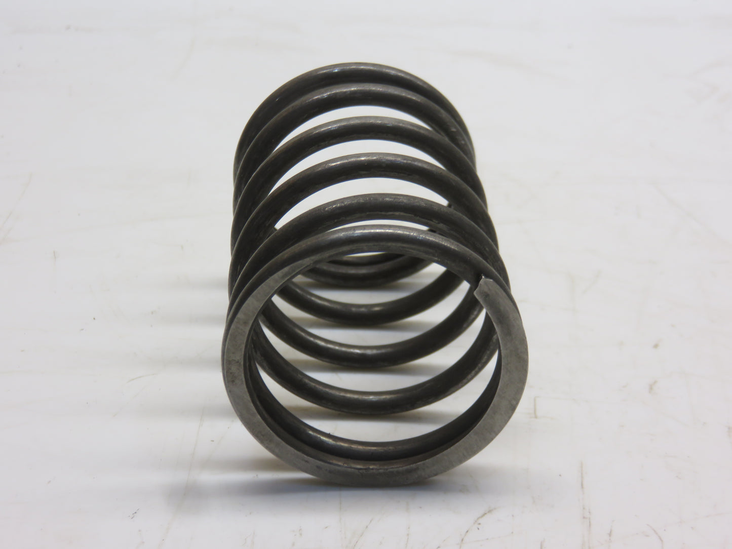 A846R John Deere Fan Bearing Spring For A, AR, AO, G, R, 60, 70, 620, 720, 630, 730