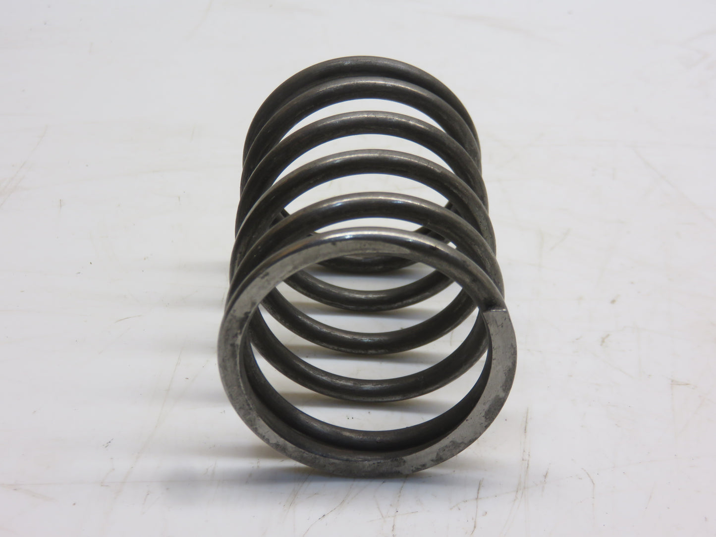 A846R John Deere Fan Bearing Spring For A, AR, AO, G, R, 60, 70, 620, 720, 630, 730