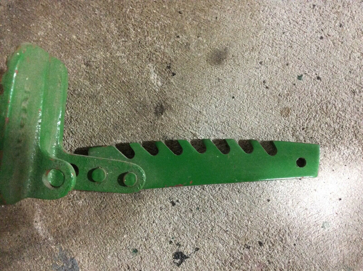 AR1866R, R783R John Deere Repainted Right Brake Pedal For R