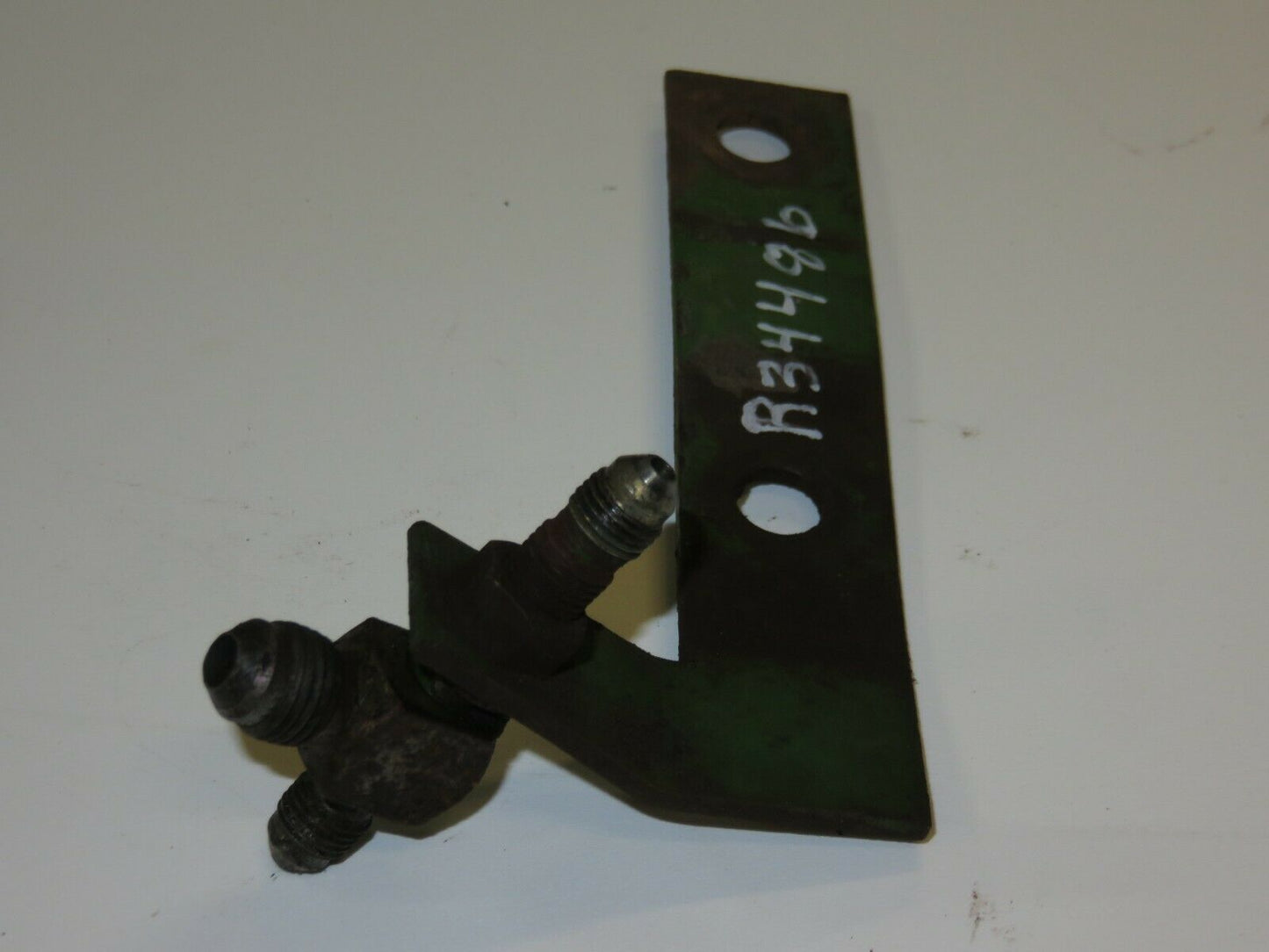 R34486 John Deere Oil Line Bracket With Fitting For Utility And Orchard 3010, 3020