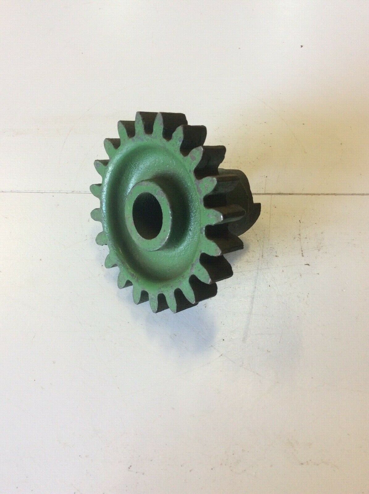 H456M John Deere NOS Feed Shaft Gear With 20 Teeth For Number 7 Fertilizer Distributor