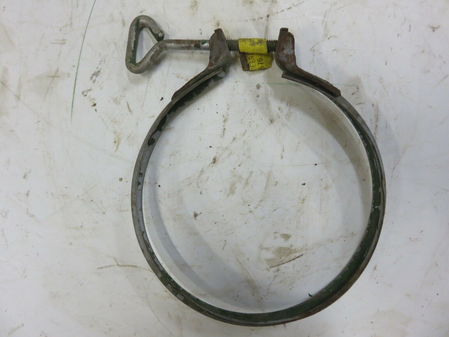 AR30576 John Deere NOS Oil Bowl Clamp For Air Cleaner For Gas 3010, 3020