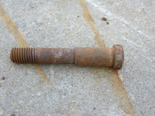 D2031R John Deere Clutch Pivot Bolt For 60, 70, 80, 520, 530, 620, 630, 720, 730