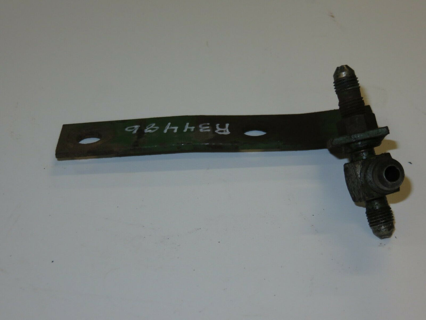 R34486 John Deere Oil Line Bracket With Fitting For Utility And Orchard 3010, 3020