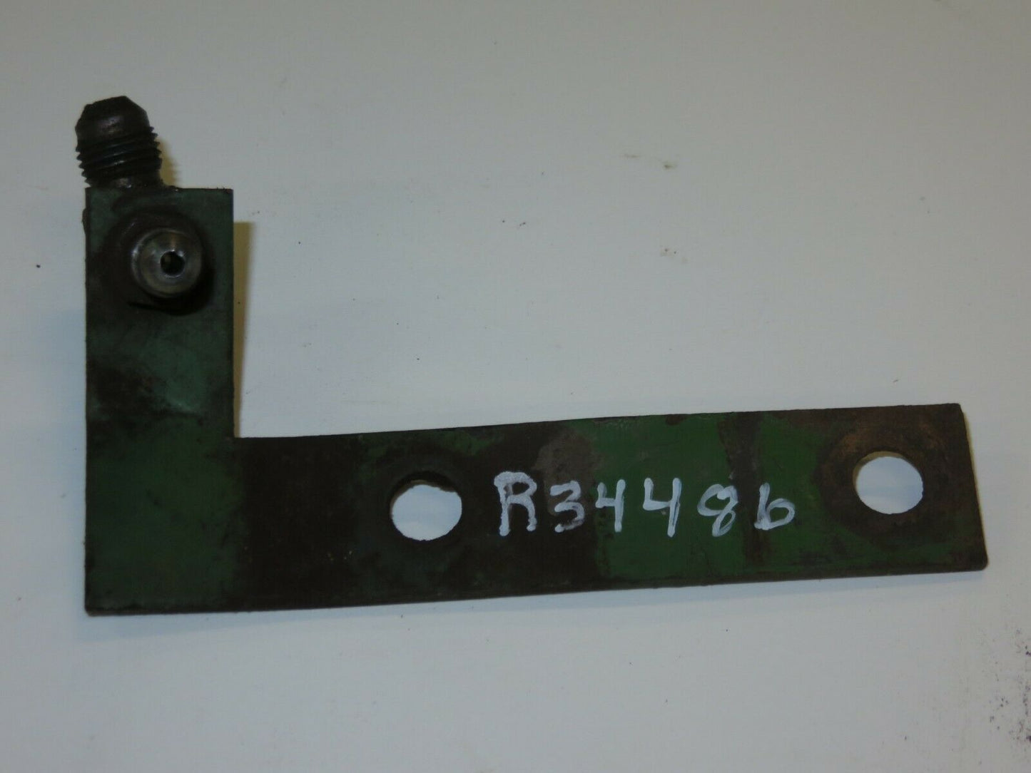 R34486 John Deere Oil Line Bracket With Fitting For Utility And Orchard 3010, 3020