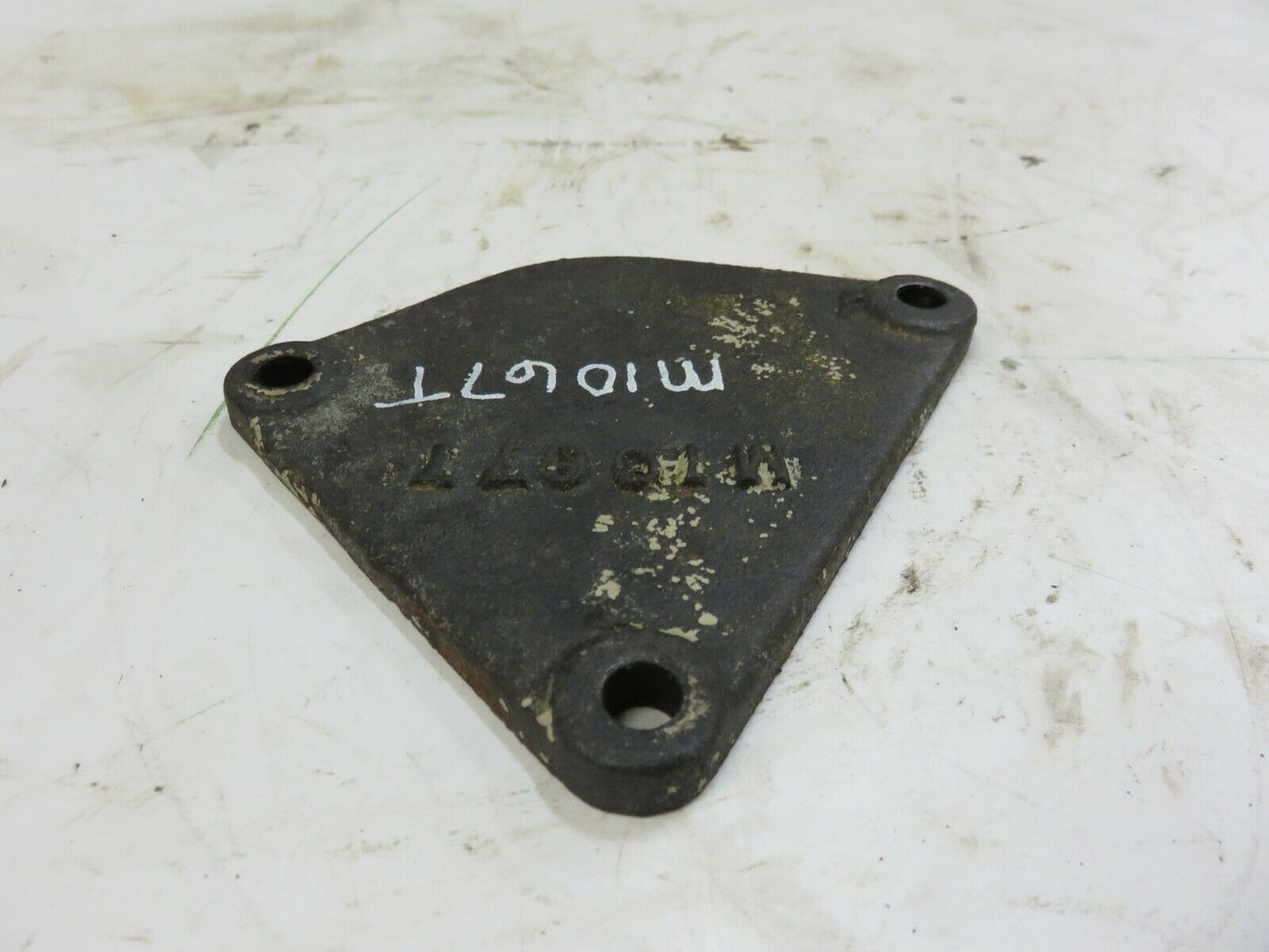 M1067T John Deere Hydraulic Pump Opening Cover For M, 40, 420, 430