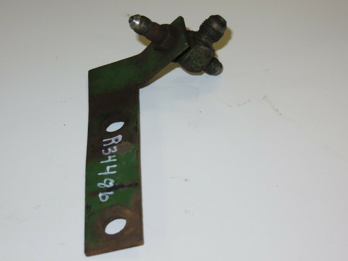 R34486 John Deere Oil Line Bracket With Fitting For Utility And Orchard 3010, 3020