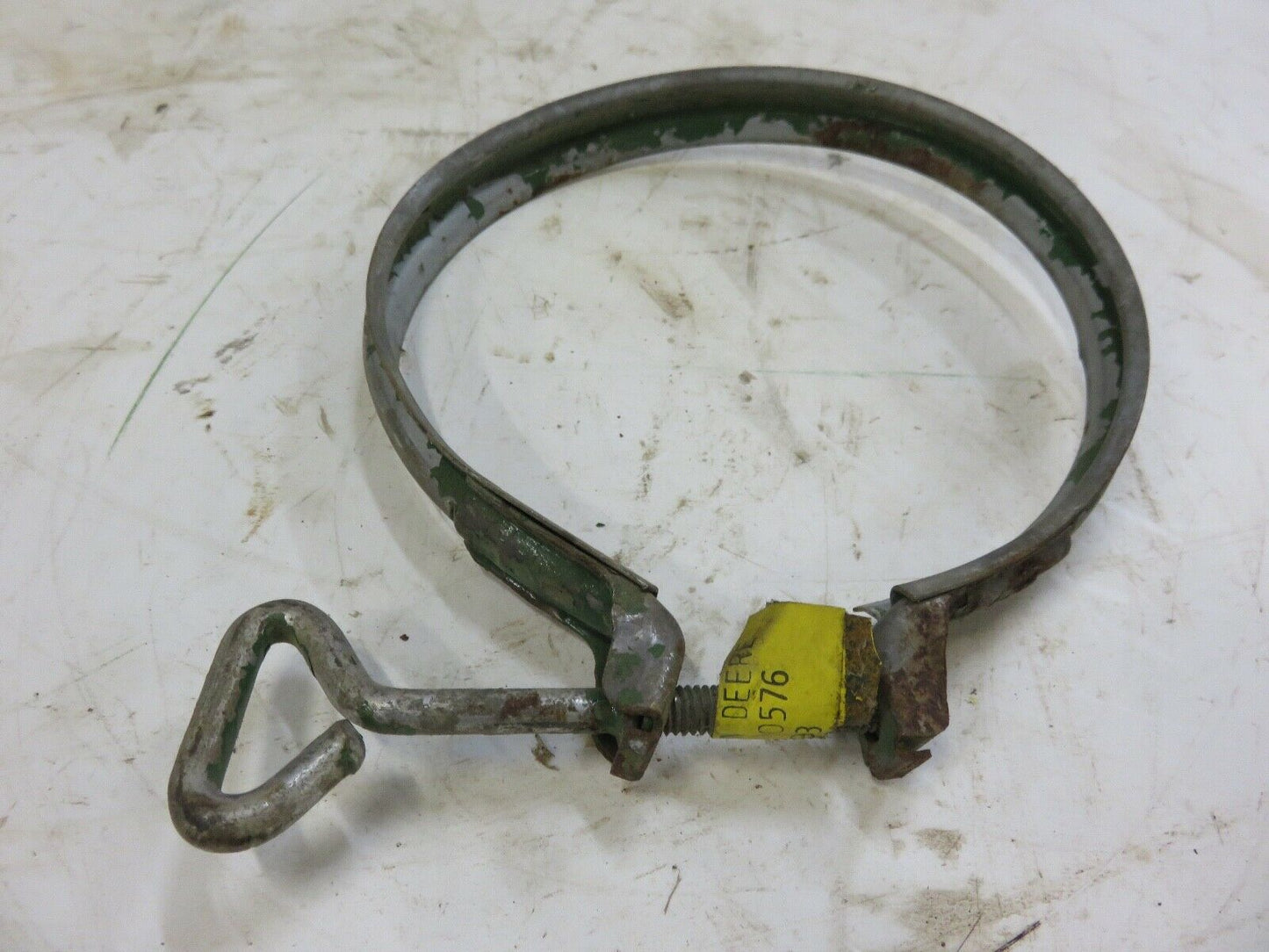 AR30576 John Deere NOS Oil Bowl Clamp For Air Cleaner For Gas 3010, 3020