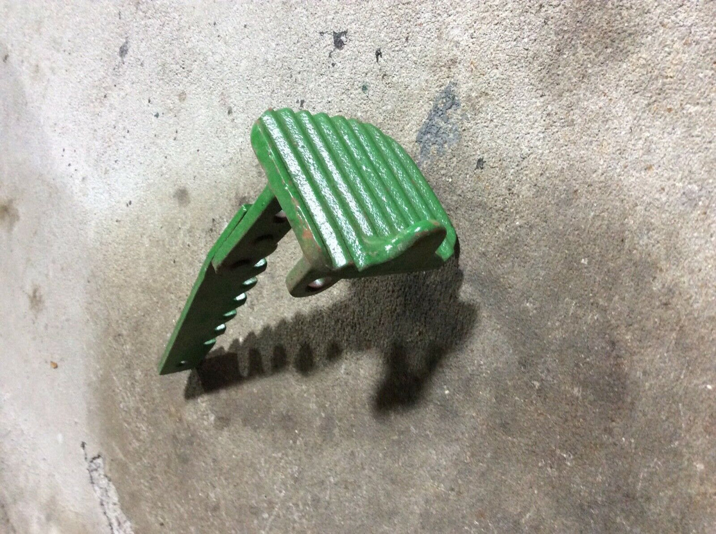 AR1117R, R784R John Deere Repainted Left Brake Pedal For R