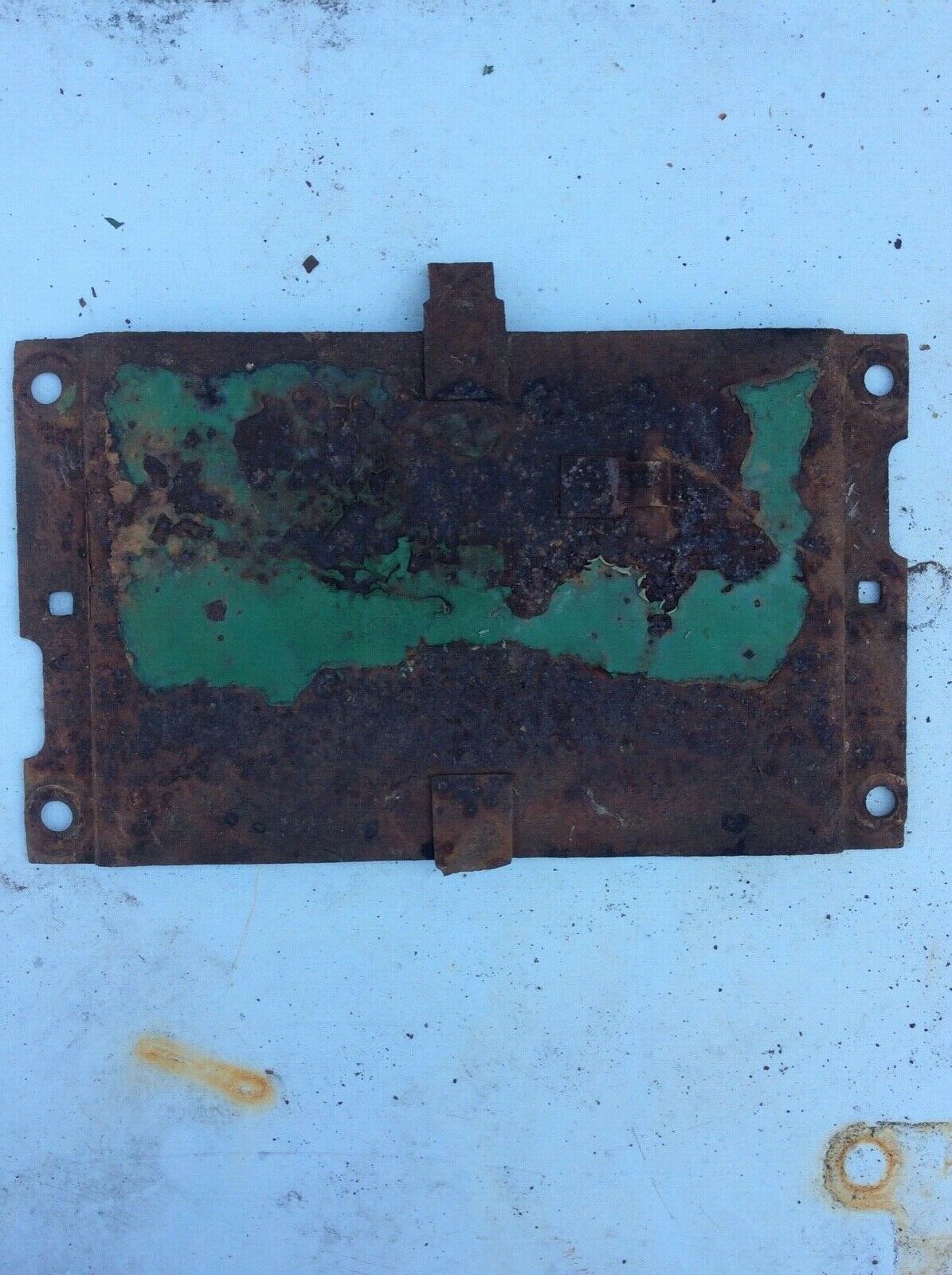 AR1326R John Deere Battery Base Plate For AR, AO, B, R, 60, 80, 820, 830, 840