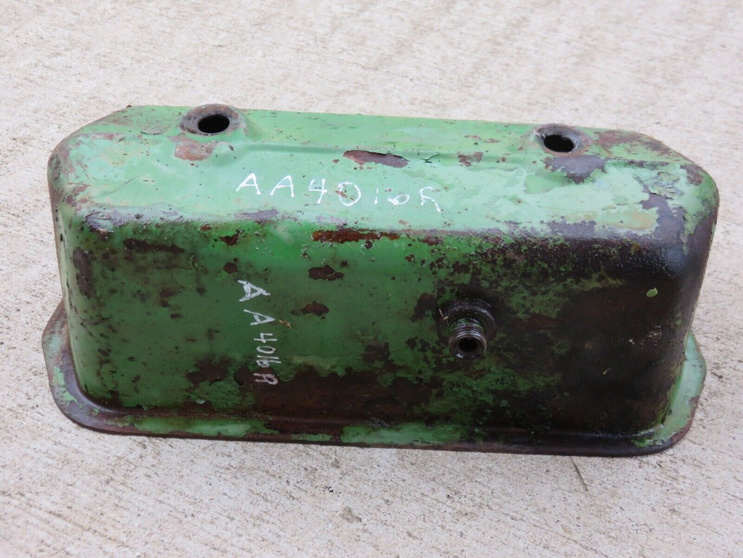 AA4016R John Deere Valve Cover For A