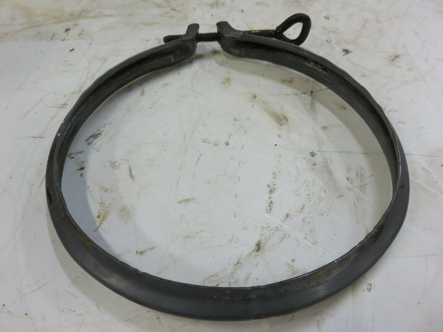 AT10589T John Deere Air Cleaner Oil Bowl Clamp For 440, 1010, 2010, 1020, 1120, 1520, 2020