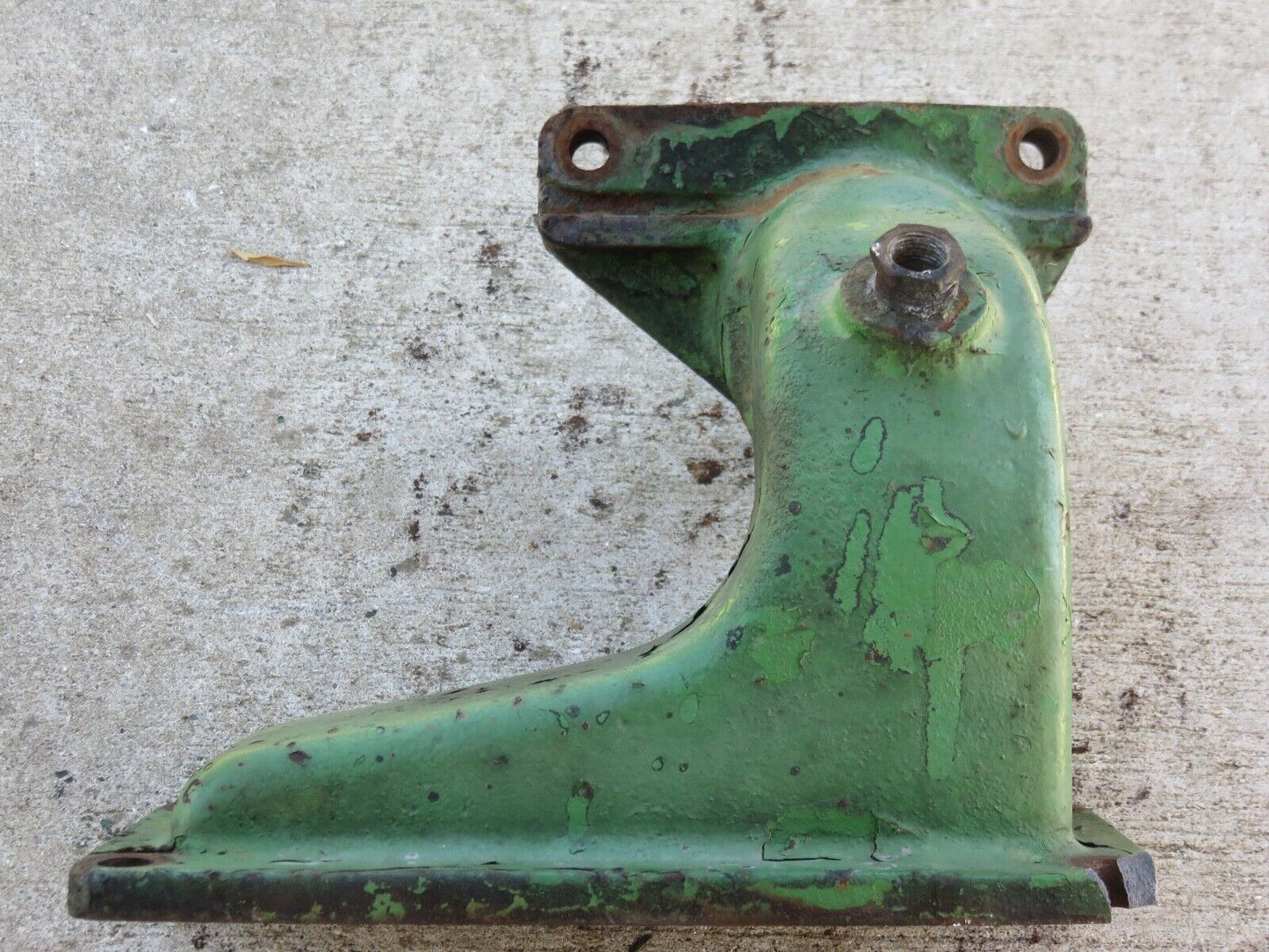 F2755R John Deere Cylinder Block Water Outlet For Gas 720, 730