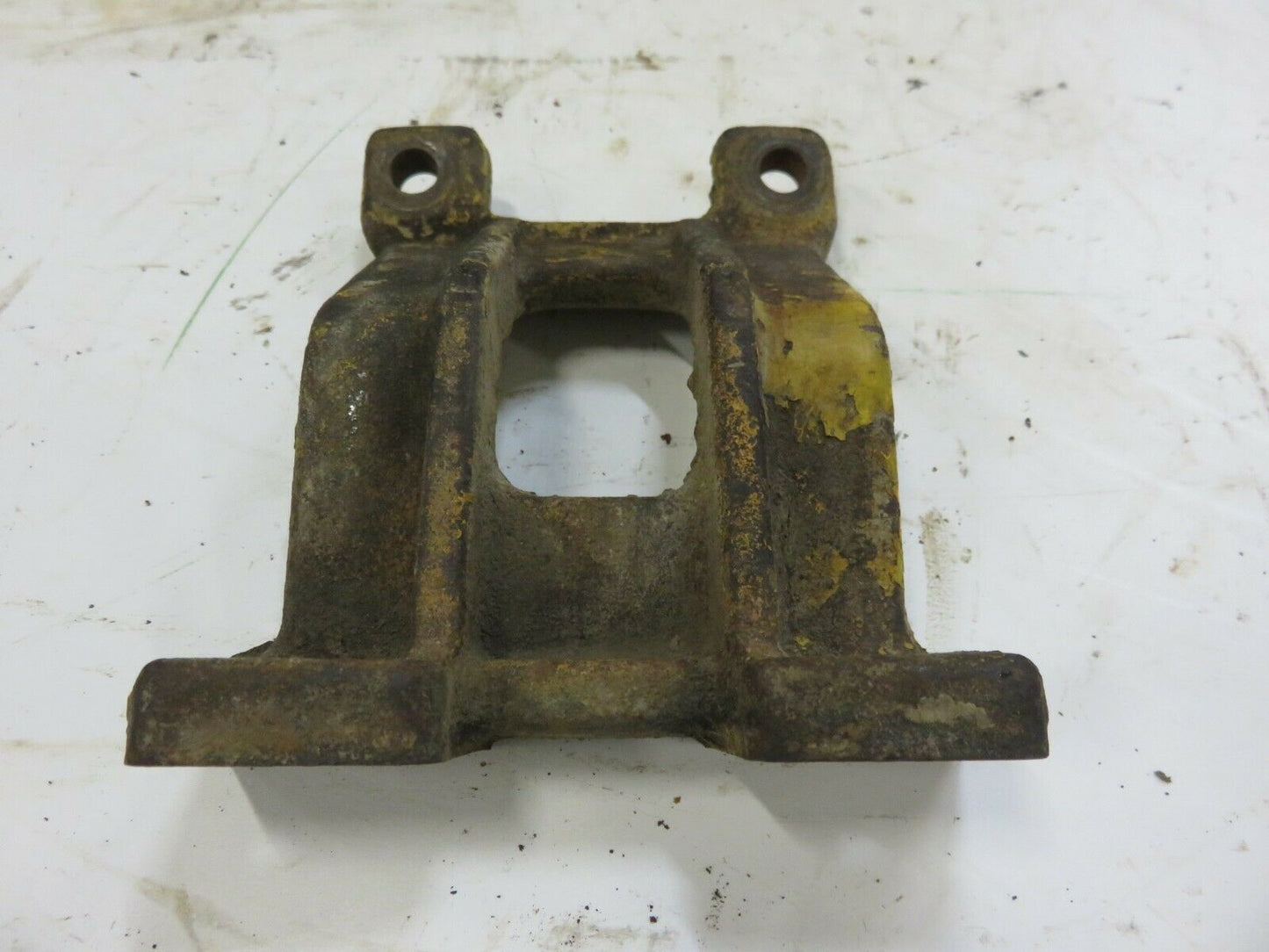 M3059T John Deere Radiator Support Bracket For 420, 430