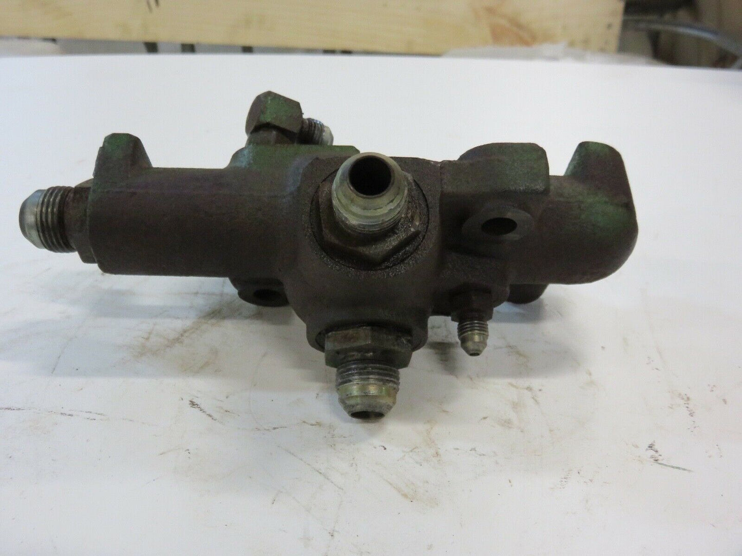 AR51732, R40559 John Deere Pressure Control Valve For 3010, 4010, 5010, 3020, 4020, 5020, 6030