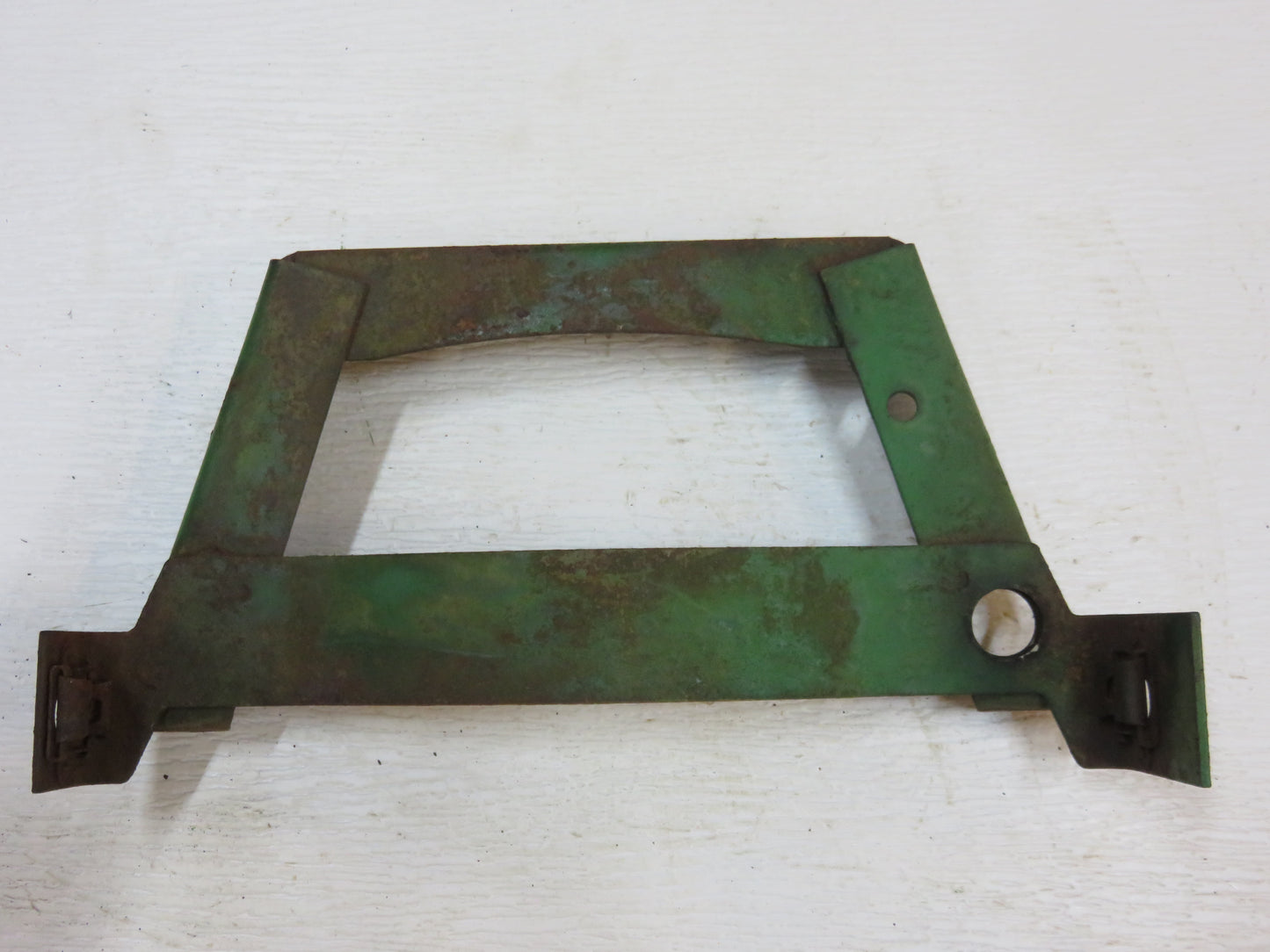 AM3437T, AM1812T John Deere Front Fuel Tank Bracket For 40, 320, 420