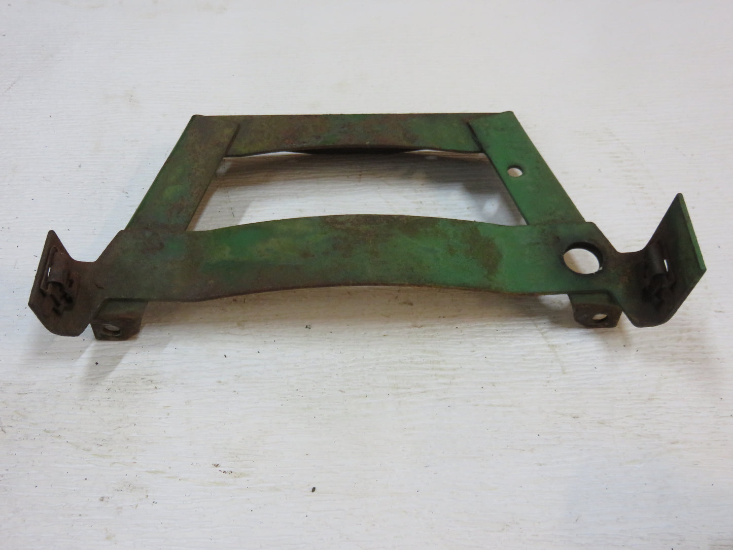 AM3437T, AM1812T John Deere Front Fuel Tank Bracket For 40, 320, 420