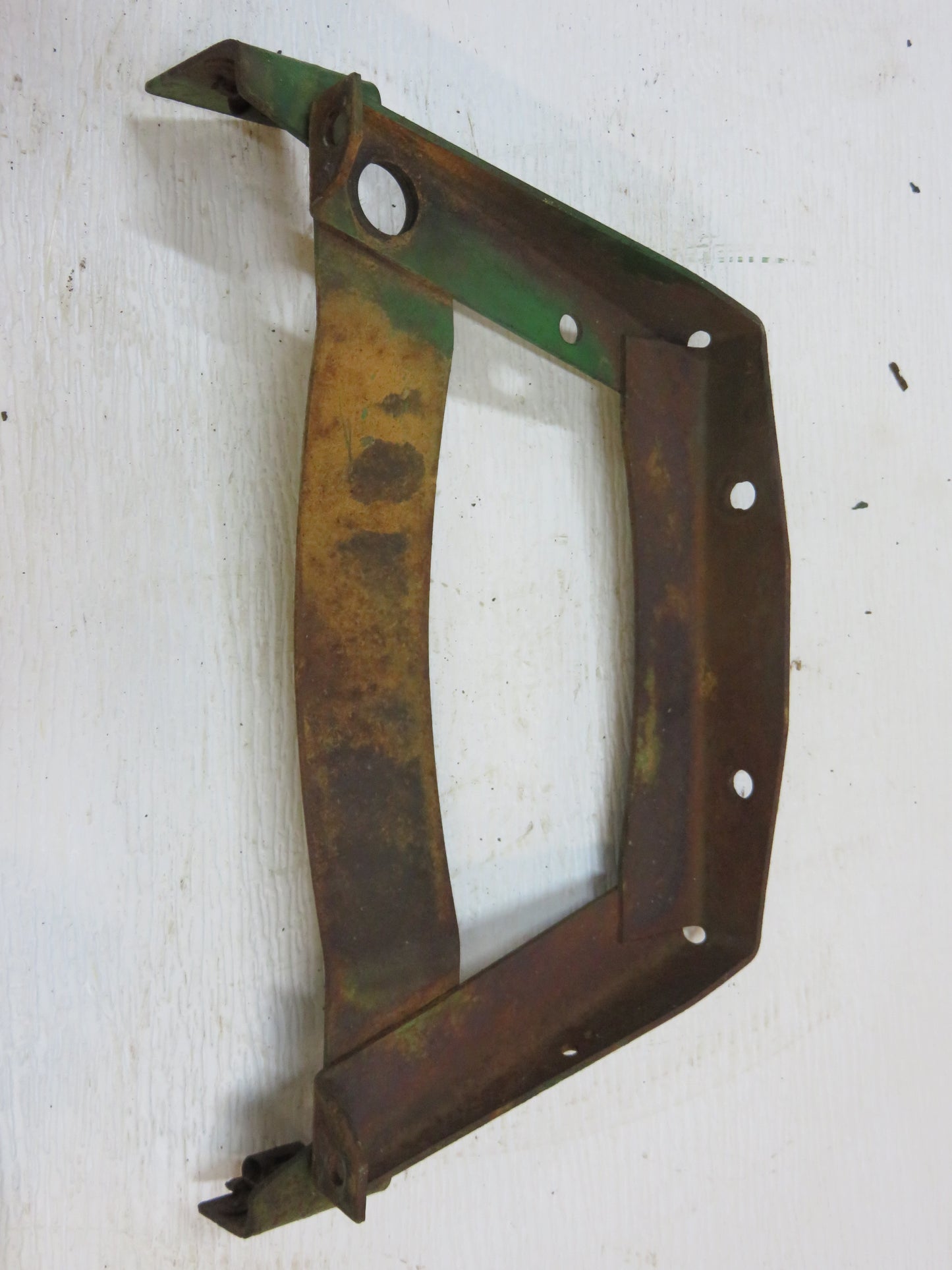 AM3437T, AM1812T John Deere Front Fuel Tank Bracket For 40, 320, 420