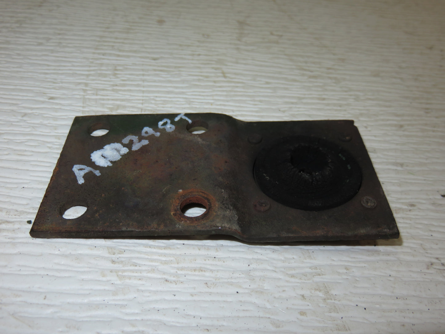 AM298T John Deere Lower Radiator Mounting Bracket For M, 40, 320, 420, 330, 430