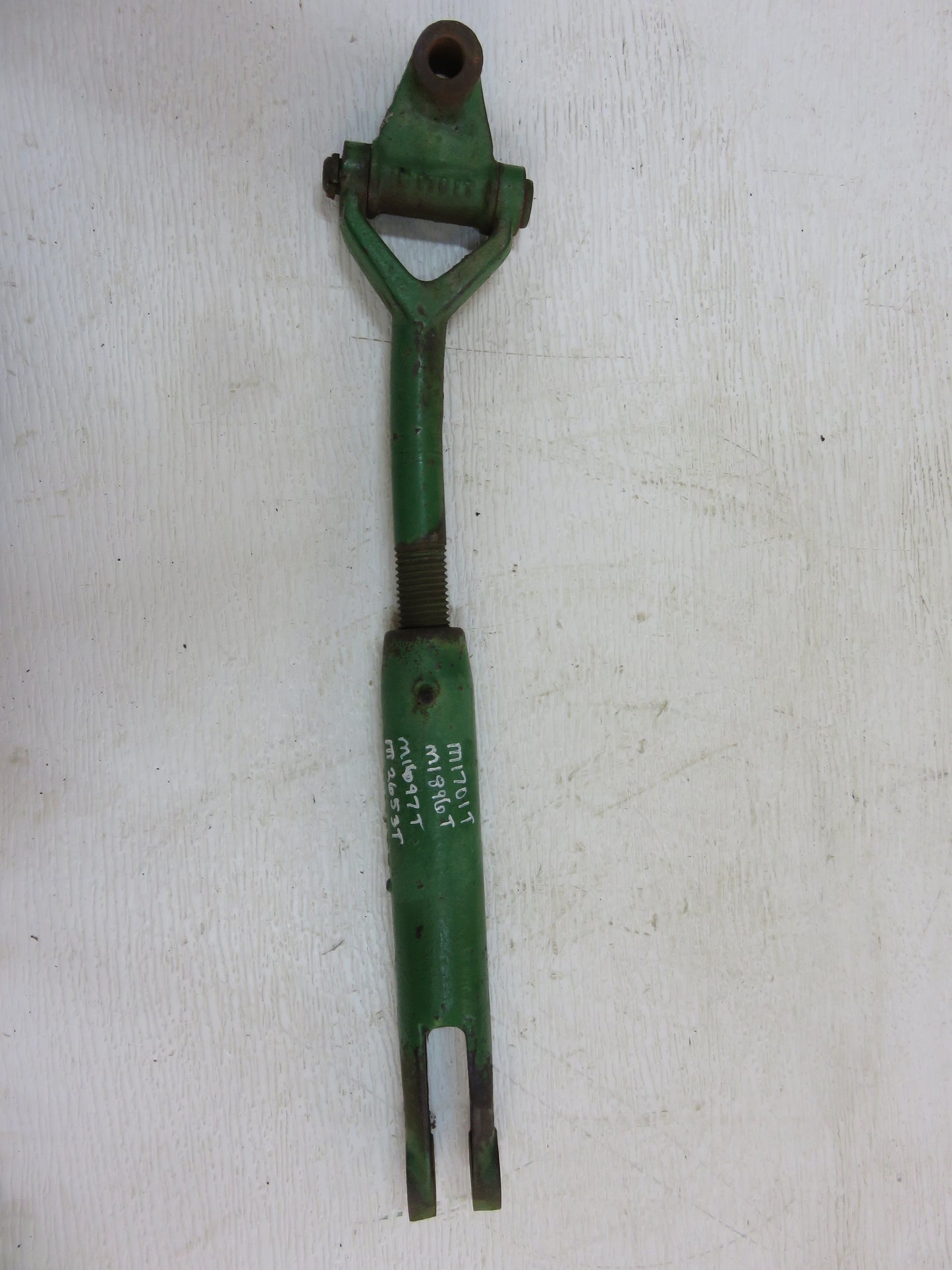 AM1896T, M2653T John Deere 3 Point Left Hand Lift Link For 40, 320, 420, 330, 430, 435, 440, 1010