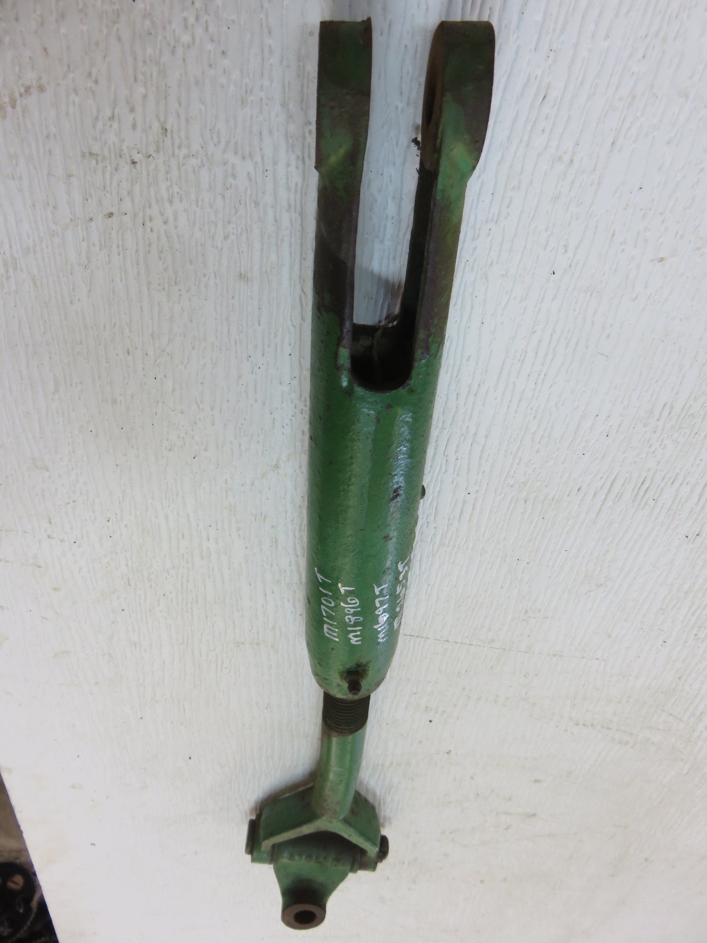 AM1896T, M2653T John Deere 3 Point Left Hand Lift Link For 40, 320, 420, 330, 430, 435, 440, 1010