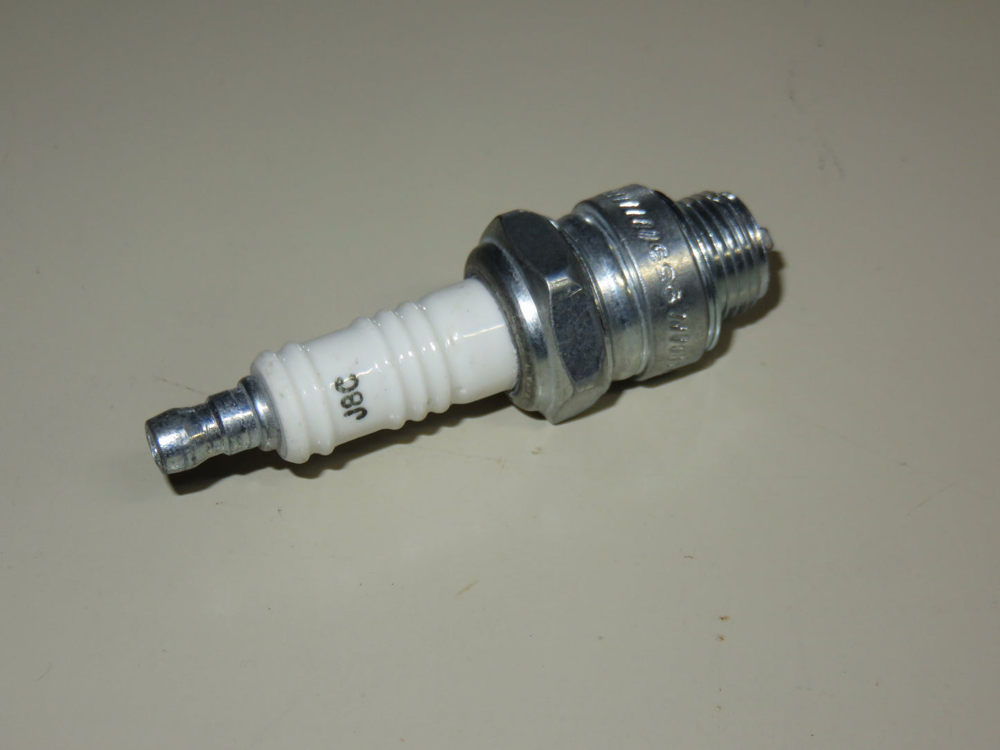 AP19170HR, J8C John Deere Champion Spark Plug For 70, 80, 720, 820, 730, 830, 840