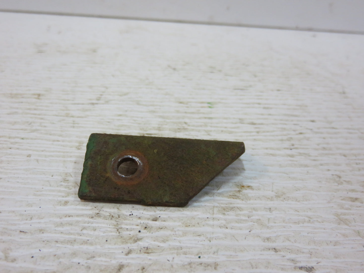 M2193T, M691T John Deere Hydraulic Suction Line Bracket For M, 40