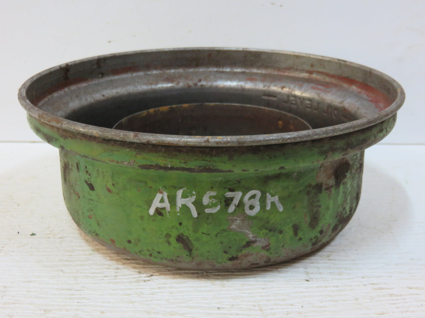 AR578R John Deere Air Cleaner Oil Cup For R