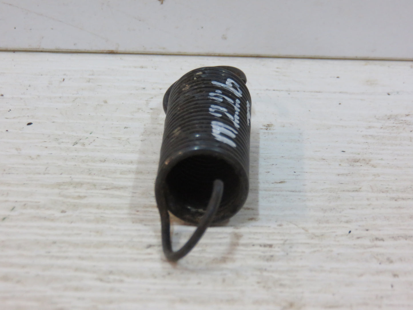 M226T John Deere Clutch Throw Out Bearing Carrier Return Spring For M, 40, 320, 420, 330