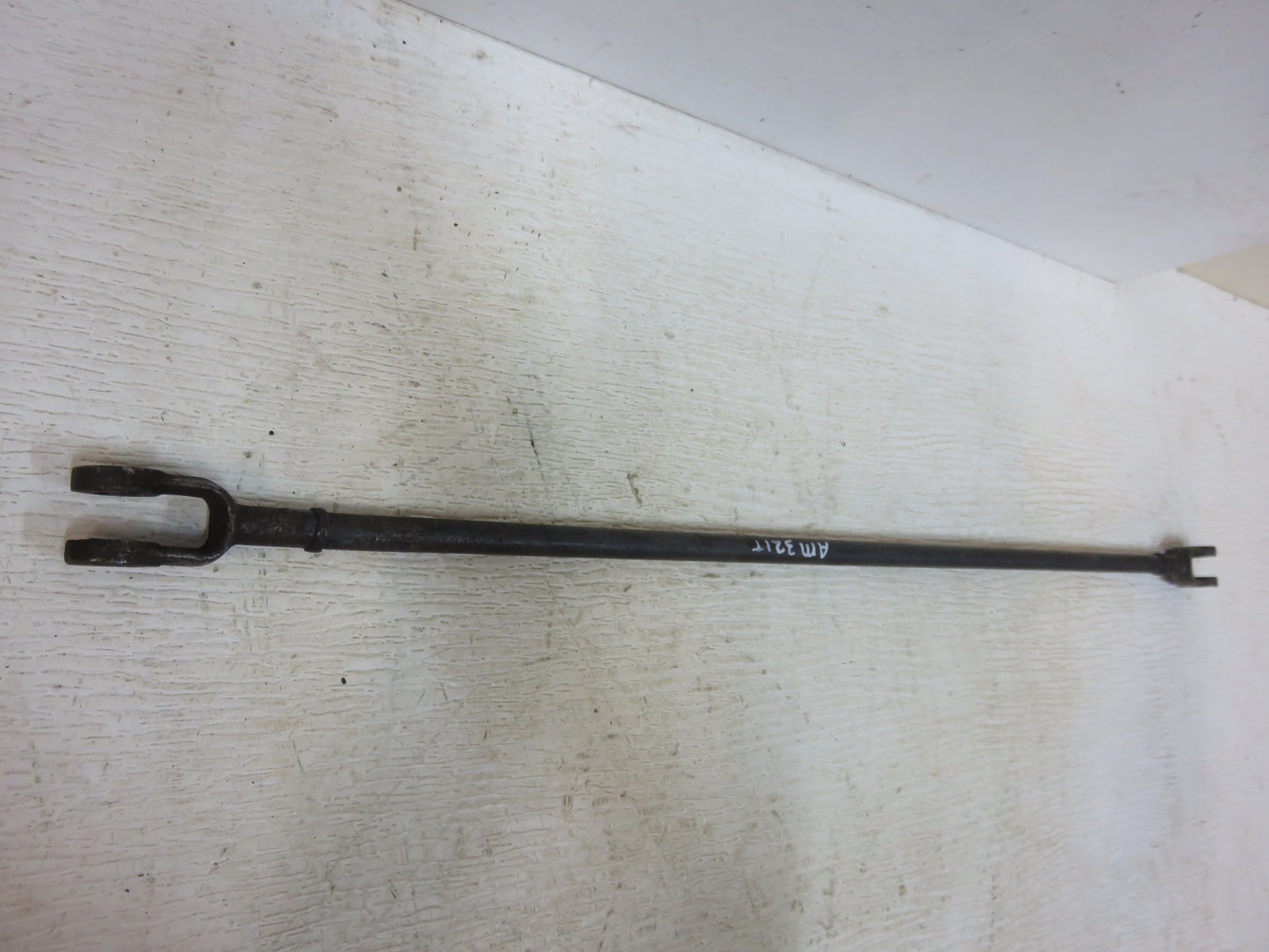 AM321T John Deere Clutch Control Rod For M, 40, 320, 420, 330