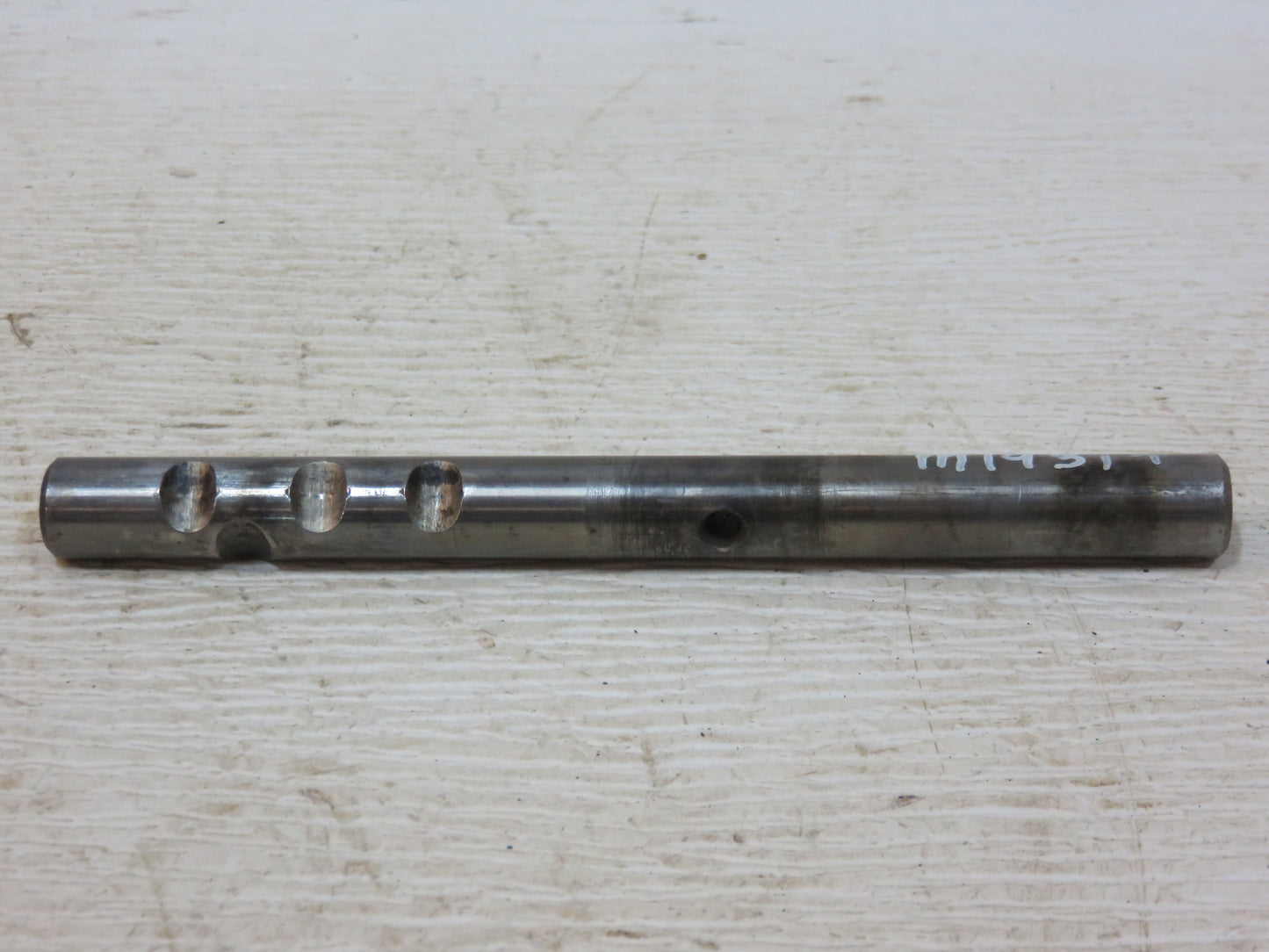 M1931T John Deere Second Speed And Reverse Shifter Fork Shaft For 40, 420