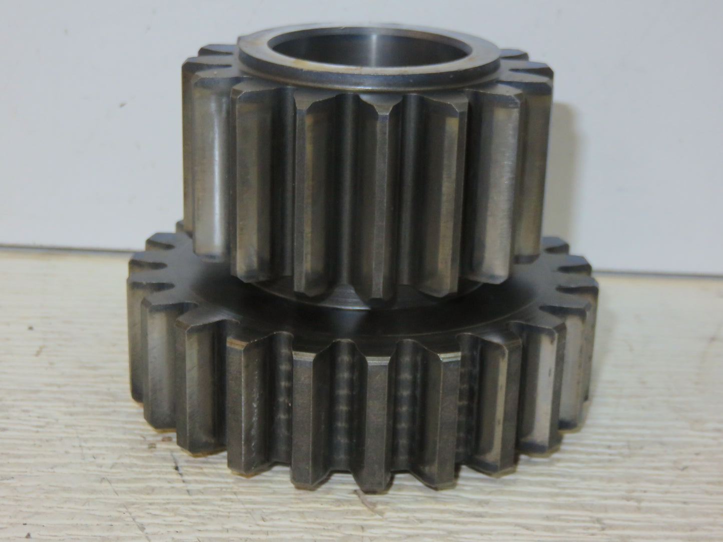 R33339 John Deere PTO Countershaft Gear For 2840, 3020, 3030, 3130, 3120, 4000, 4020, 4030