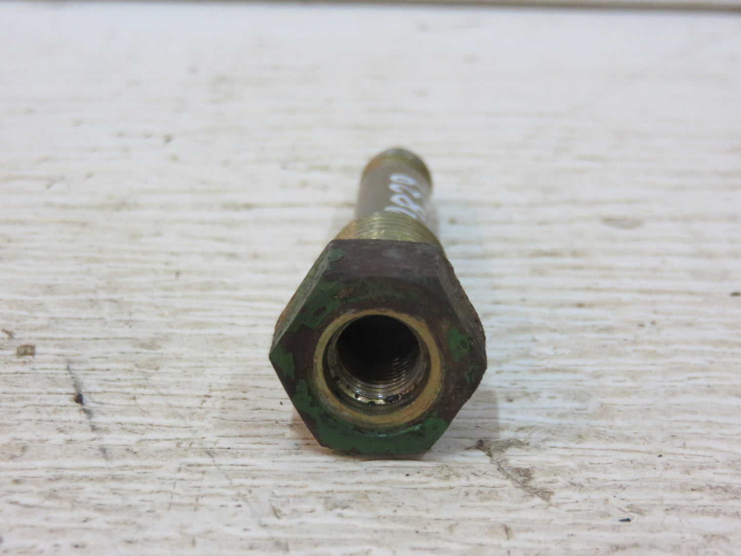 AR39650 John Deere Differential Lock Oil Pipe Adapter Fitting For 3020