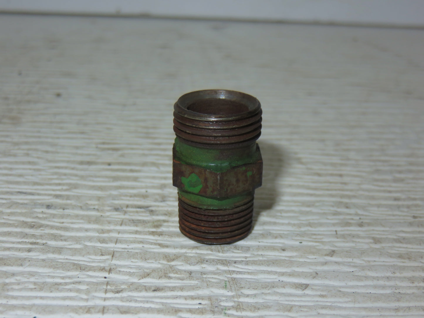 D2440R John Deere Connector Fitting For A, B, D, G, H, R, 50, 60, 70, 80, 520, 620, 720, 820