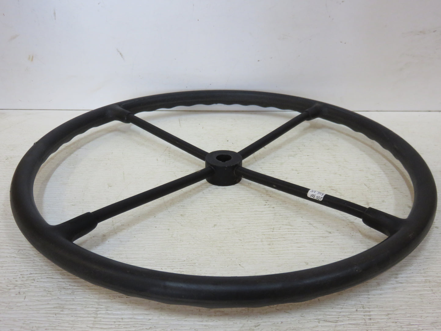 AR505R John Deere Steering Wheel For R, 70, 80, 720, 820