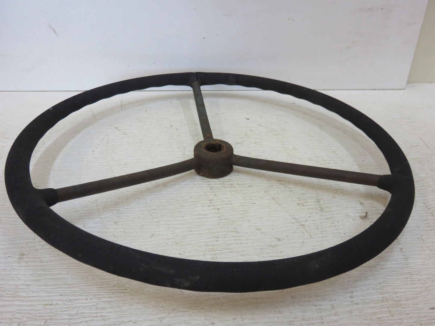 AA380R John Deere Steering Wheel For A, B, D, G, 50, 60, 70, 80, 520, 620, 720, 820, 840