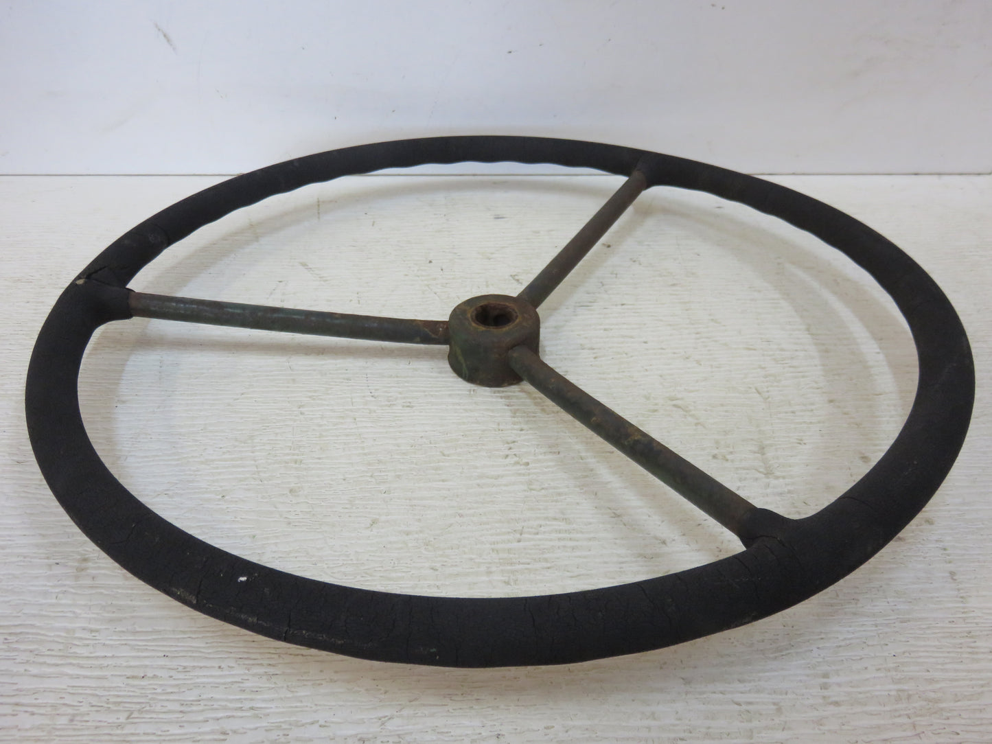 AA380R John Deere Steering Wheel For A, B, D, G, 50, 60, 70, 80, 520, 620, 720, 820, 840