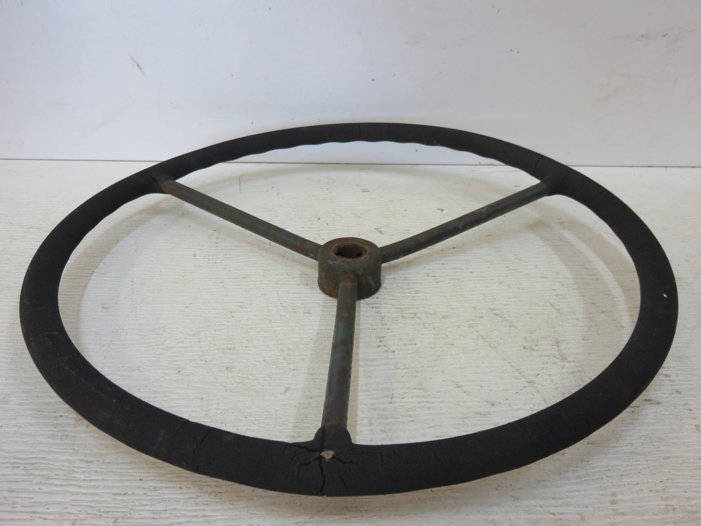 AA380R John Deere Steering Wheel For A, B, D, G, 50, 60, 70, 80, 520, 620, 720, 820, 840