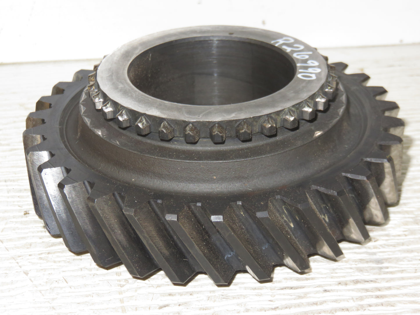 R26990 John Deere 4th And 7th Speed Gear For 2510, 2520, 3010, 3020