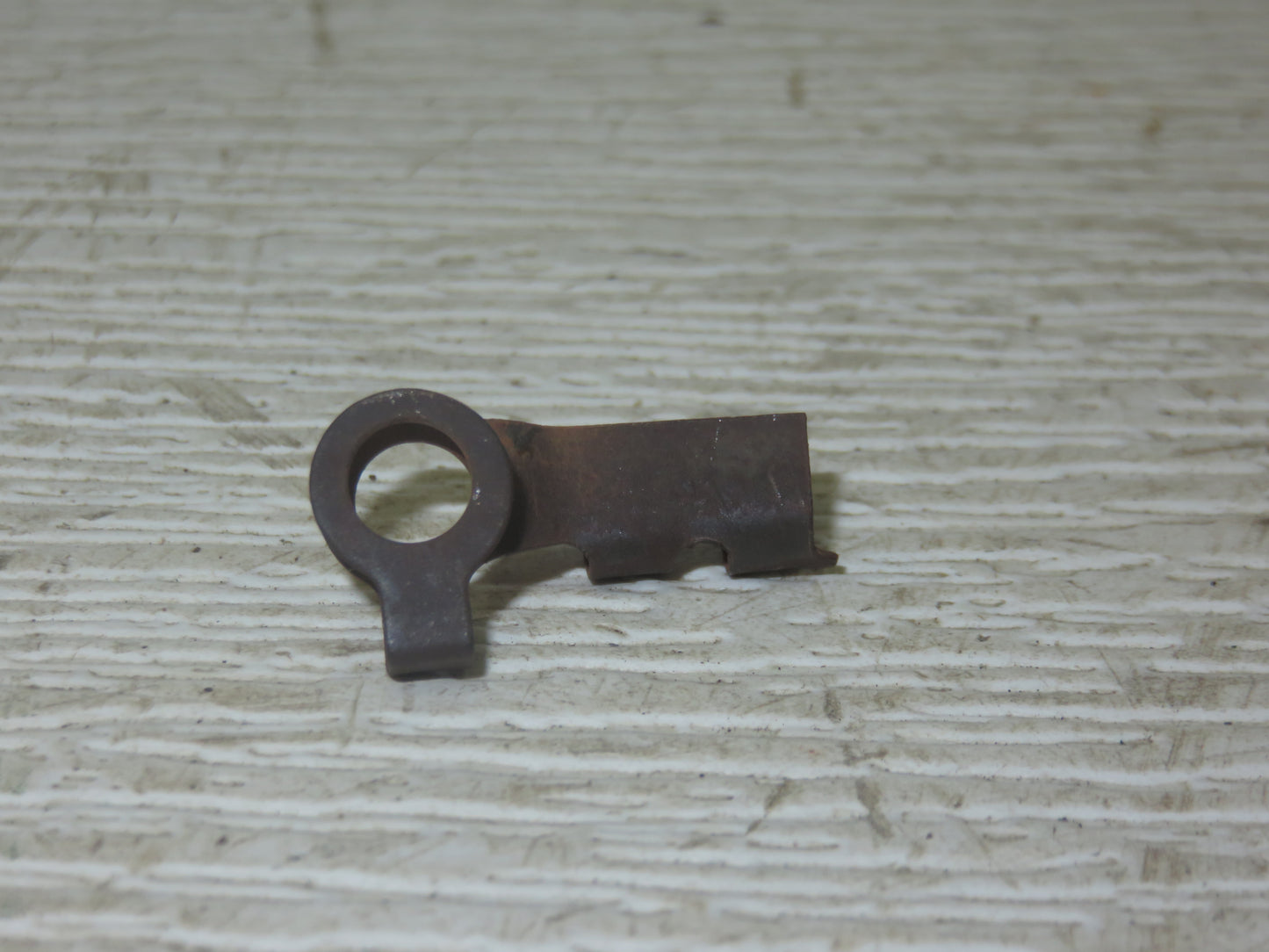 R26501 John Deere Left Hand Clip For 2510, 1020, 1520, 2020, 1530, 2030, 2040, 2240, 2440